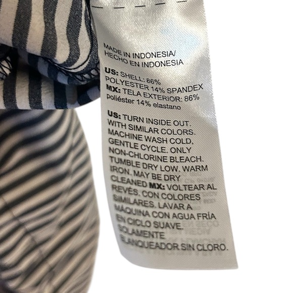 Chico’s Grey White Stripe Shirtdress with Bungee Cinch hem. - Picture 3 of 3